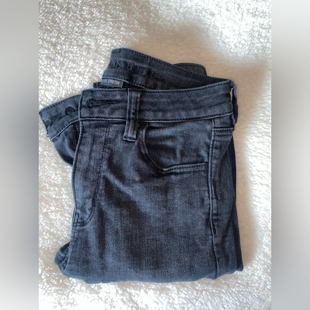 American Eagle jegging’s, almost a washed grey color. size US 4.